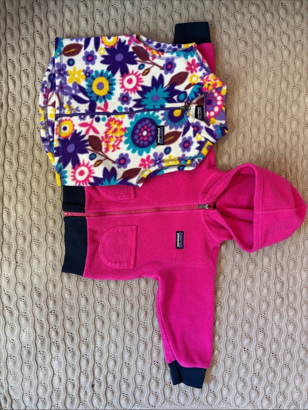Patagonia 12M-18M Fleece Bundle Vest + Hoodie - Picture 2 of 7